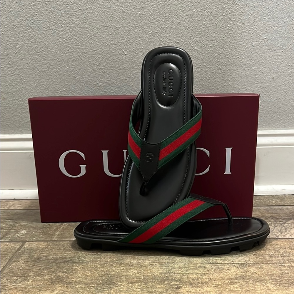 Gucci Men’s Thong Slipper With Web size 9